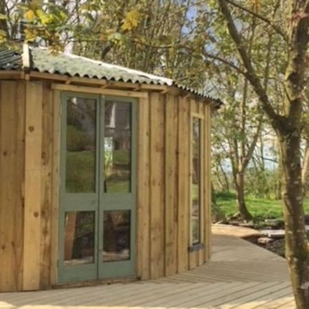 The Roundhouse - Unique Space Nestled In The Trees Begelly Exterior foto